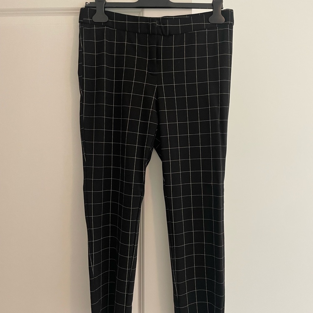 Amanda & Chelsea Black and White Cropped Pants